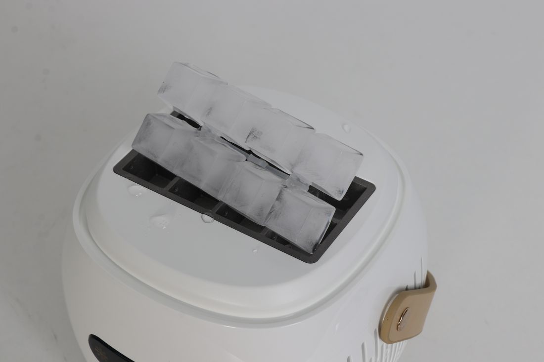 AOICE01 Mini Portable Ice Maker
